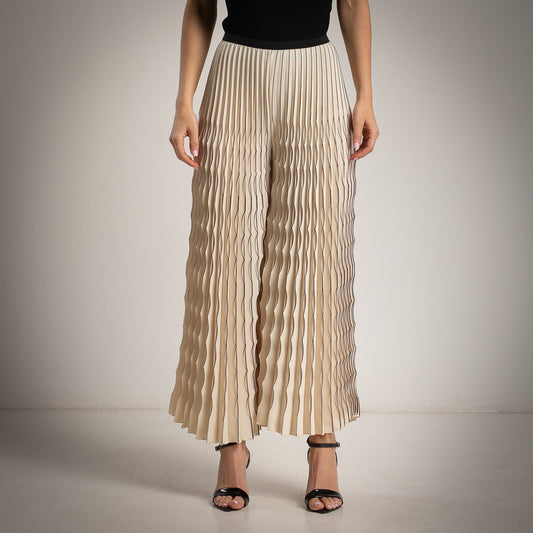 Pleaded pants