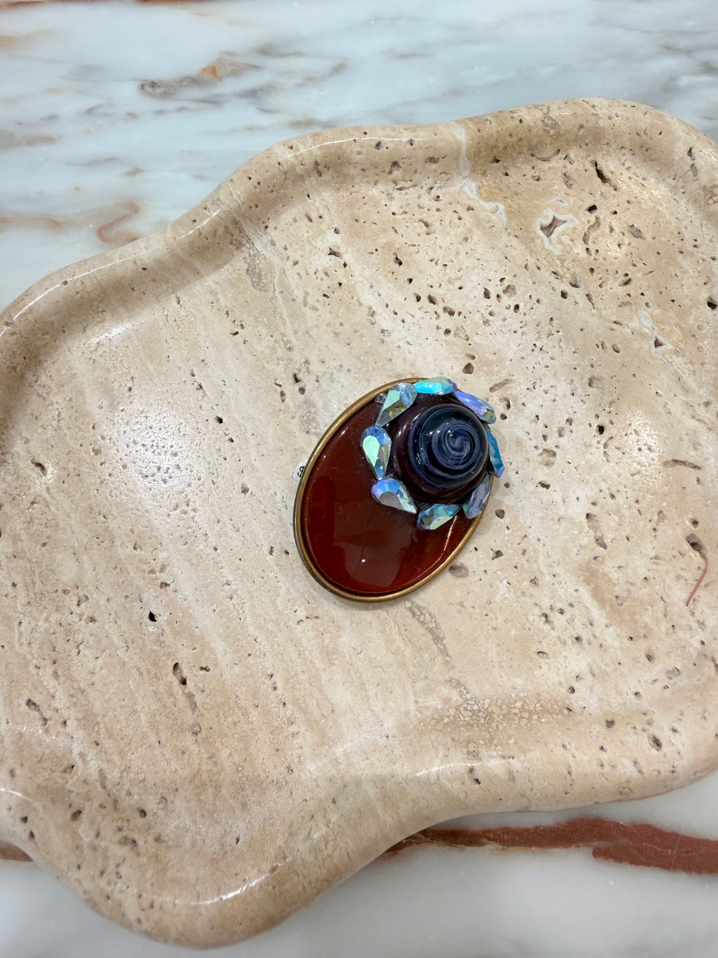 Mini brooch