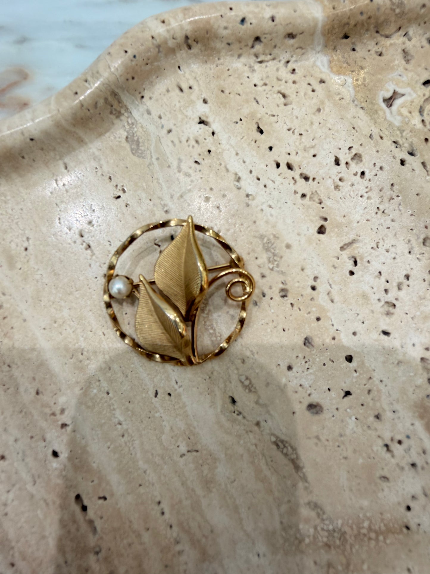 Mini brooch