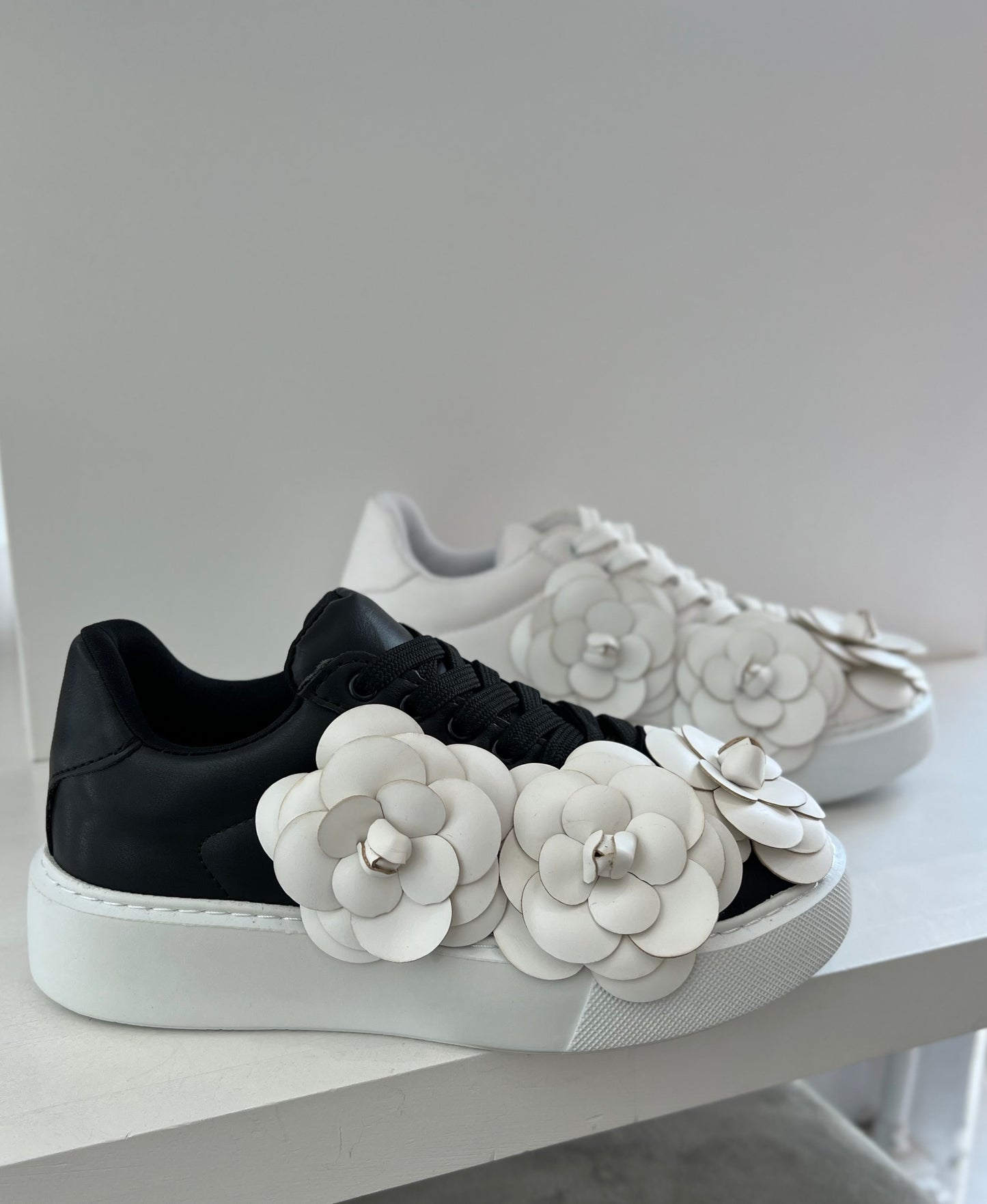 Flora Sneakers