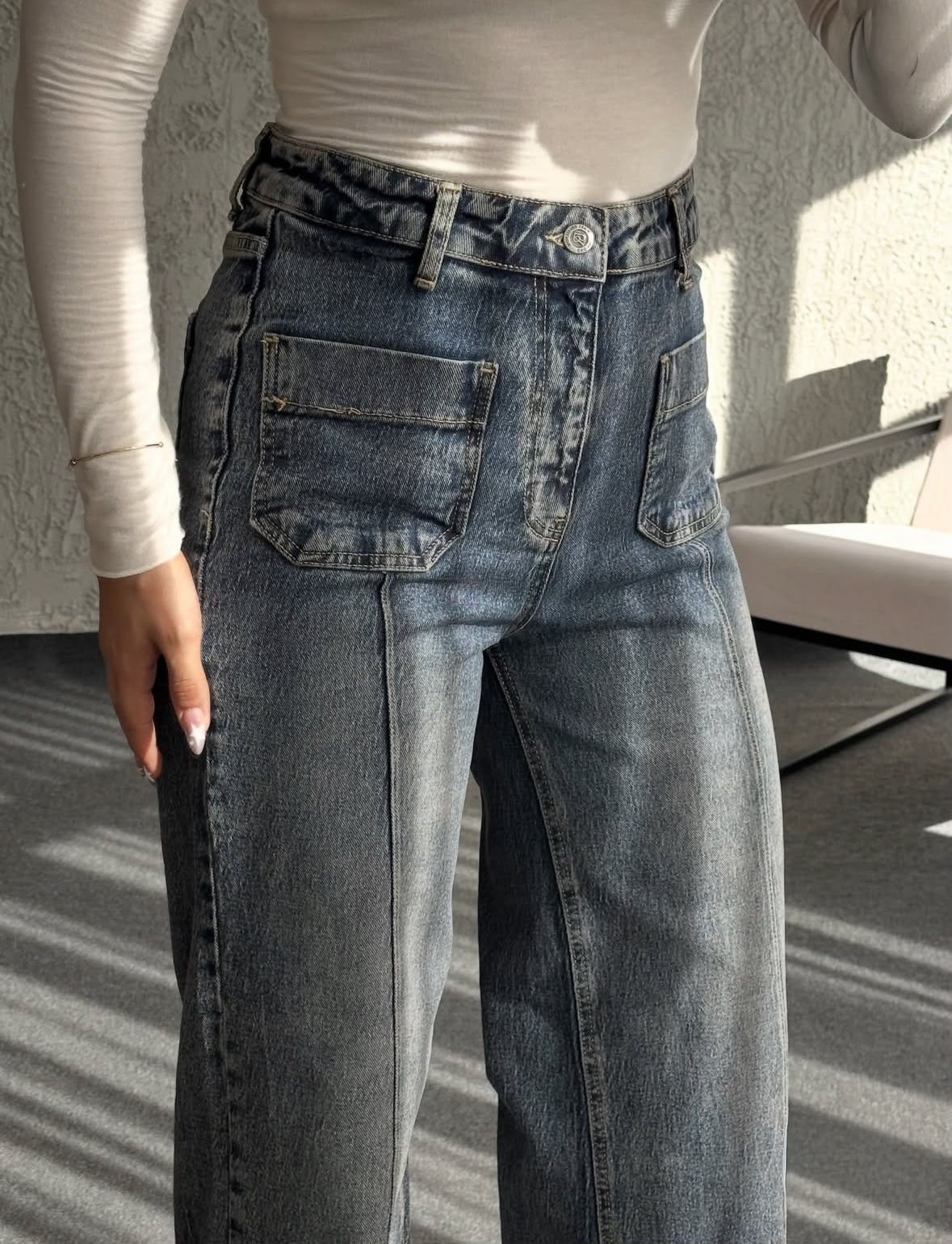 Washed Out Pockets Jeans